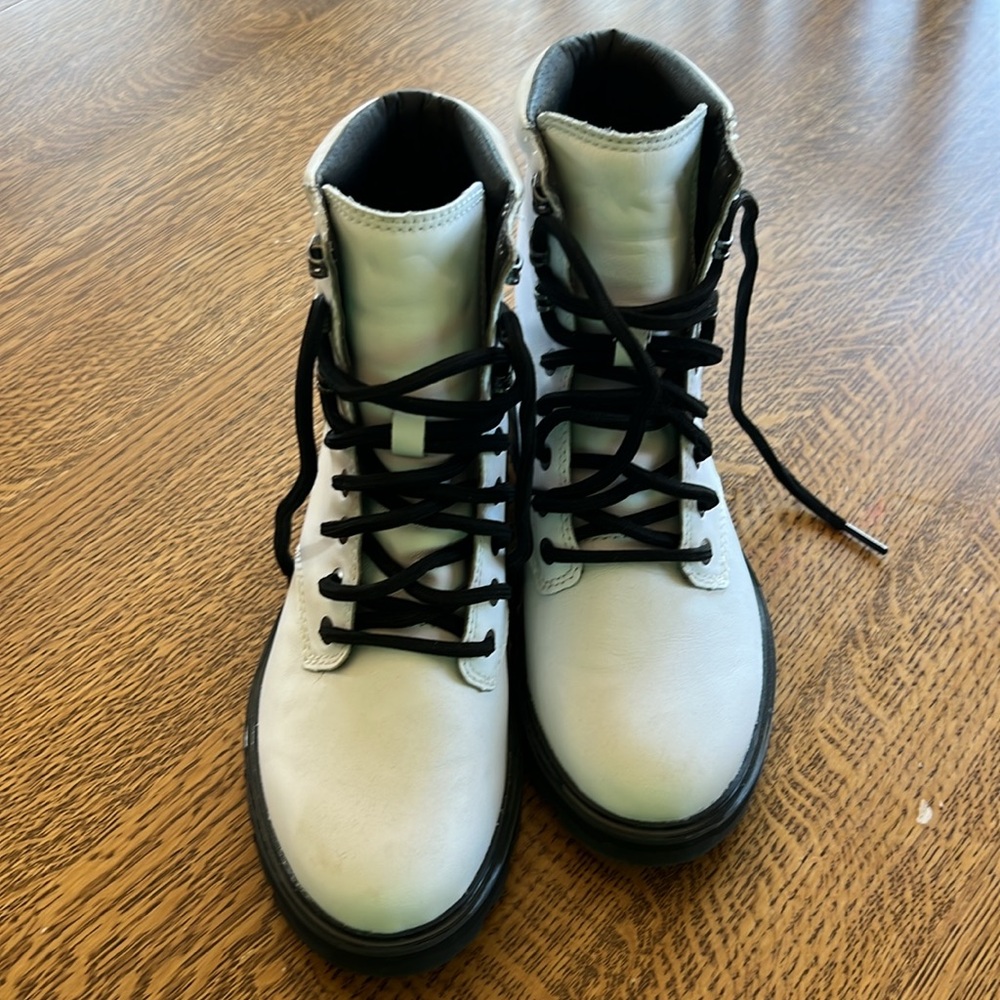 Sorel “Lennox”waterproof white boots - Picture 4 of 8